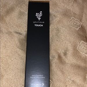 Younique Touch spray Foundation